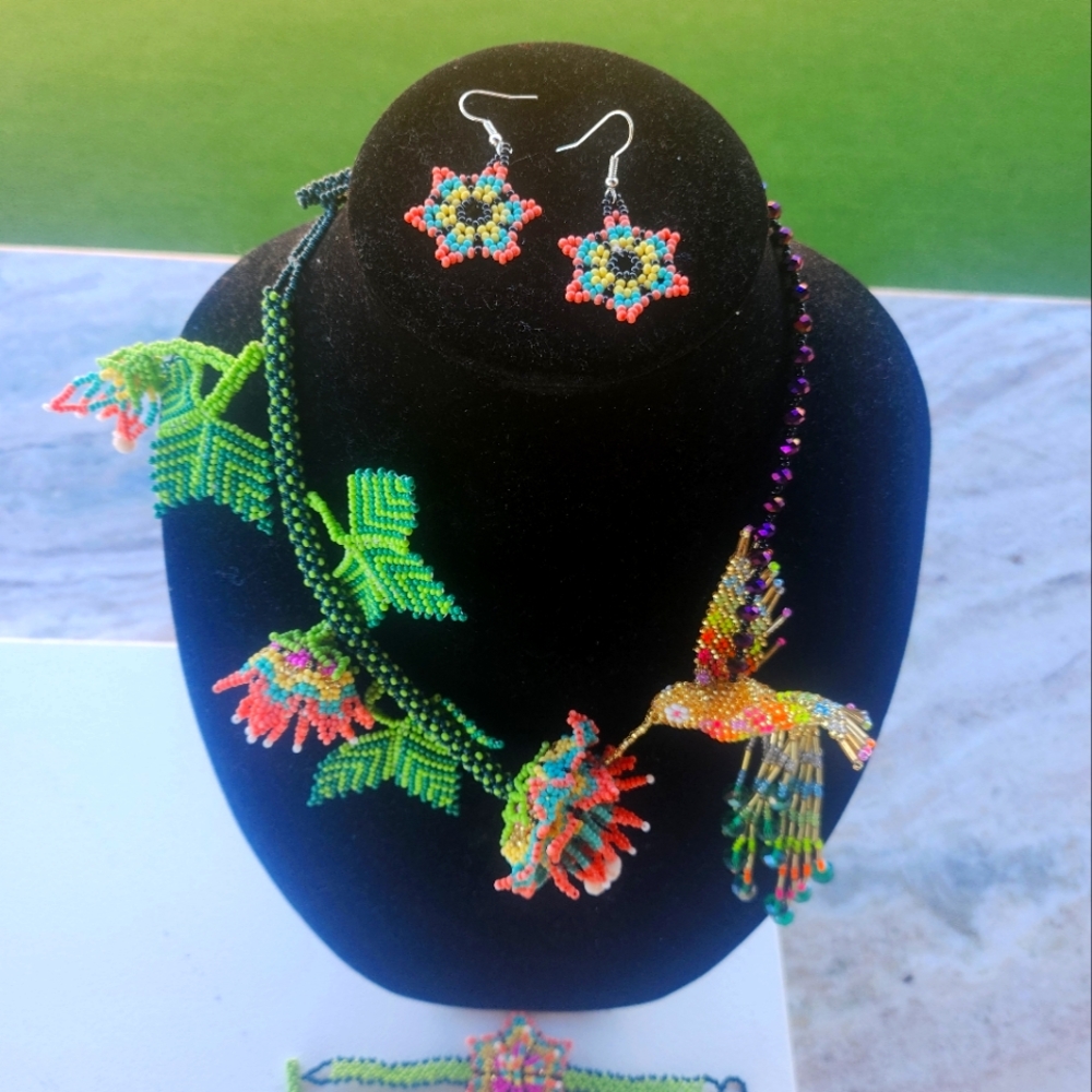 Hummingbird floral necklace set - Picture 6 of 16